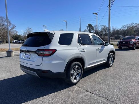 New 2025 Honda Pilot EX-L image 3