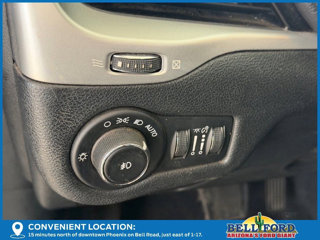 Used 2018 Jeep Cherokee Latitude Plus FWD image 14