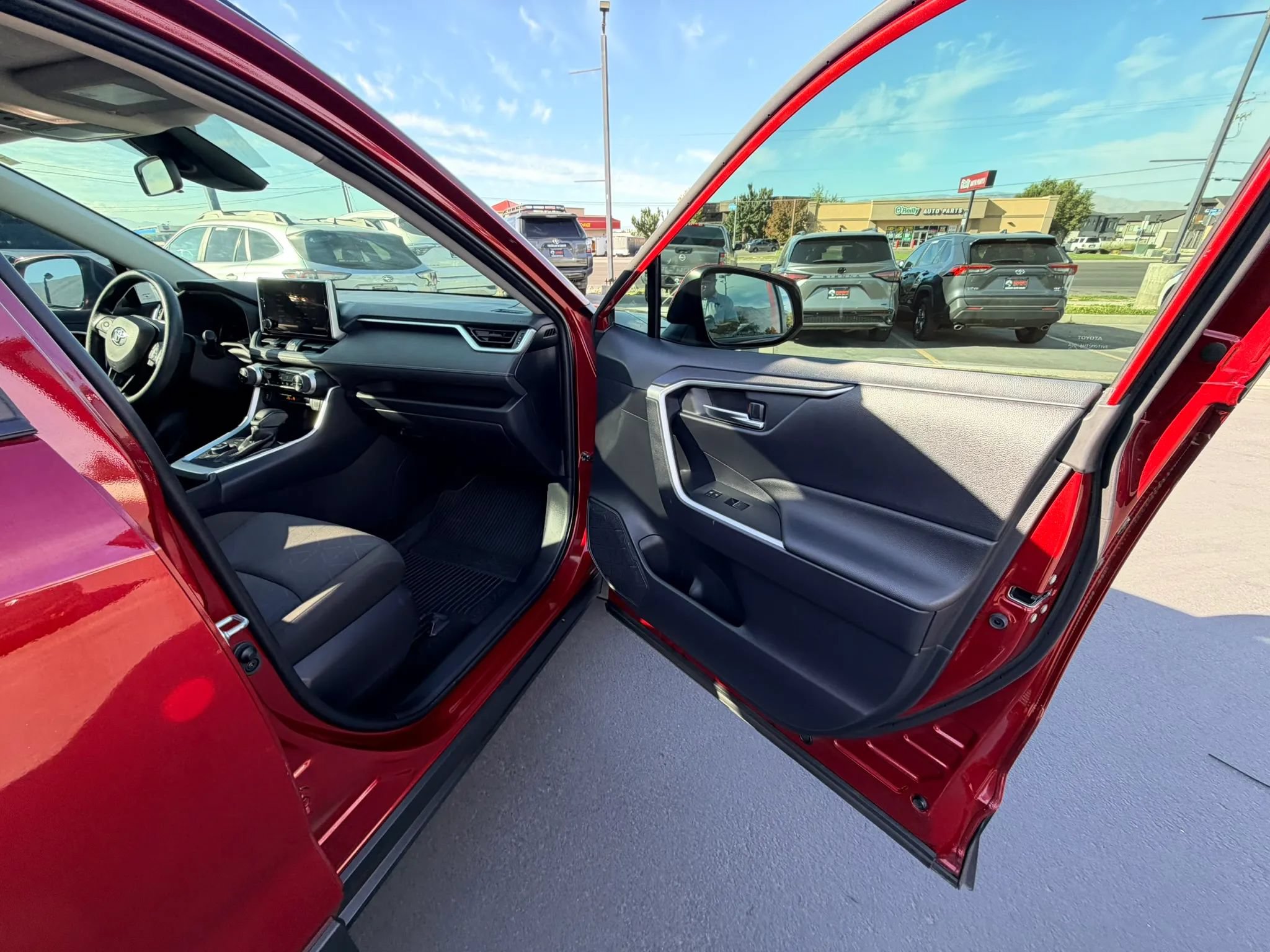 Used 2024 Toyota RAV4 XLE w/ Convenience Package AWD/4WD image 24
