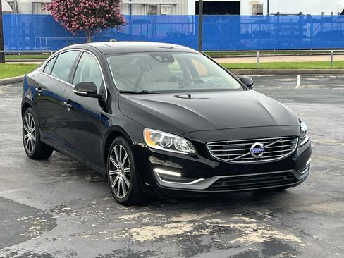 Used 2017 Volvo S60 T5 Inscription Platinum w/ Climate Package AWD/4WD image 3