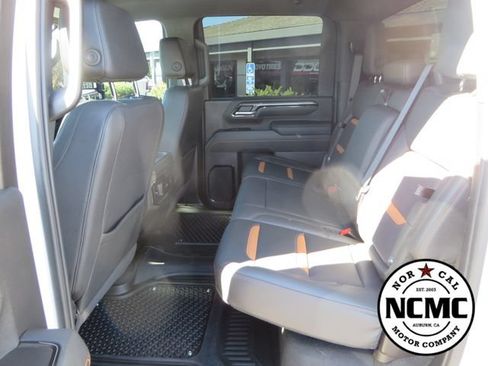 Used 2025 GMC Sierra 2500 AT4 AWD/4WD image 46