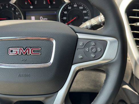 Used 2023 GMC Acadia SLT FWD image 19