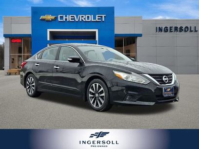 Used 2016 Nissan Altima 2.5 SV w/ Convenience Package