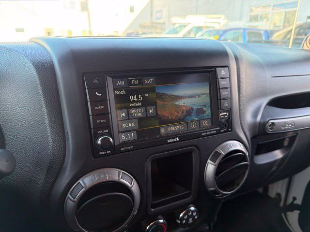 Used 2014 Jeep Wrangler Unlimited Sport w/ Connectivity Group AWD/4WD image 4