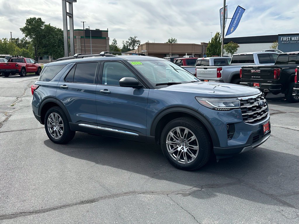 Used 2025 Ford Explorer Active w/ Active Comfort Package AWD/4WD image 5
