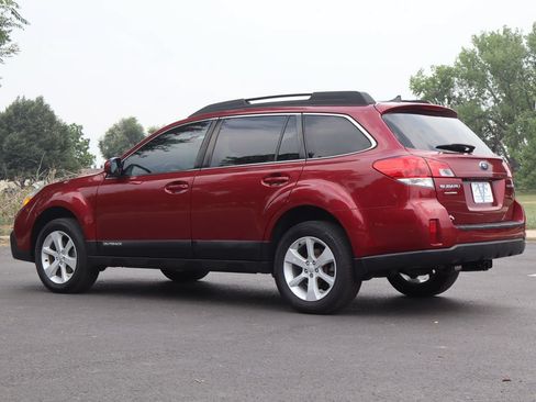 Used 2014 Subaru Outback 2.5i Premium AWD/4WD image 7
