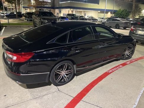 Certified 2021 Honda Accord Touring image 3