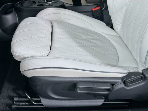 Certified 2023 MINI Cooper SE FWD image 20