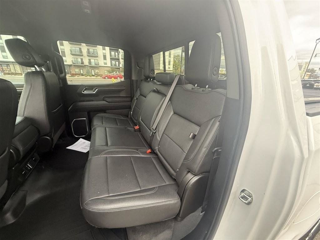 Used 2023 Chevrolet Silverado 1500 LT w/ Z71 Off-Road Package AWD/4WD image 23