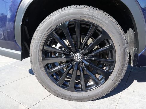 Certified 2024 Toyota Highlander XSE image 32