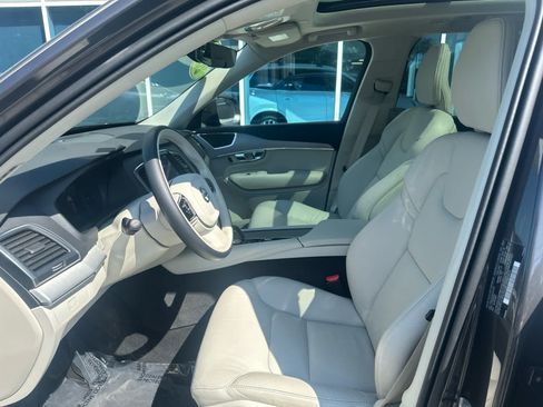 Used 2025 Volvo XC90 B5 Core w/ Climate Package AWD/4WD image 10