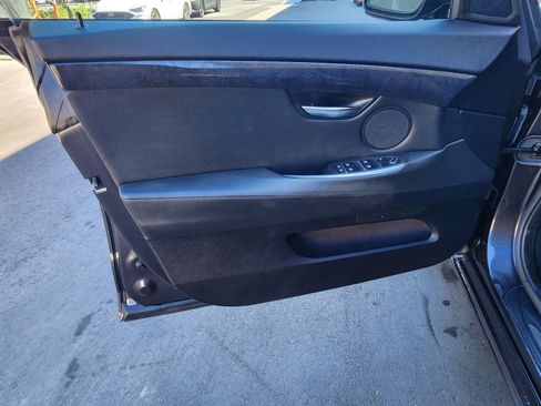 Used 2011 BMW 550i image 45