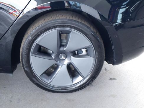 Used 2022 Tesla Model 3 RWD image 11