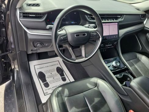 Used 2022 Jeep Grand Cherokee L Limited AWD/4WD image 17