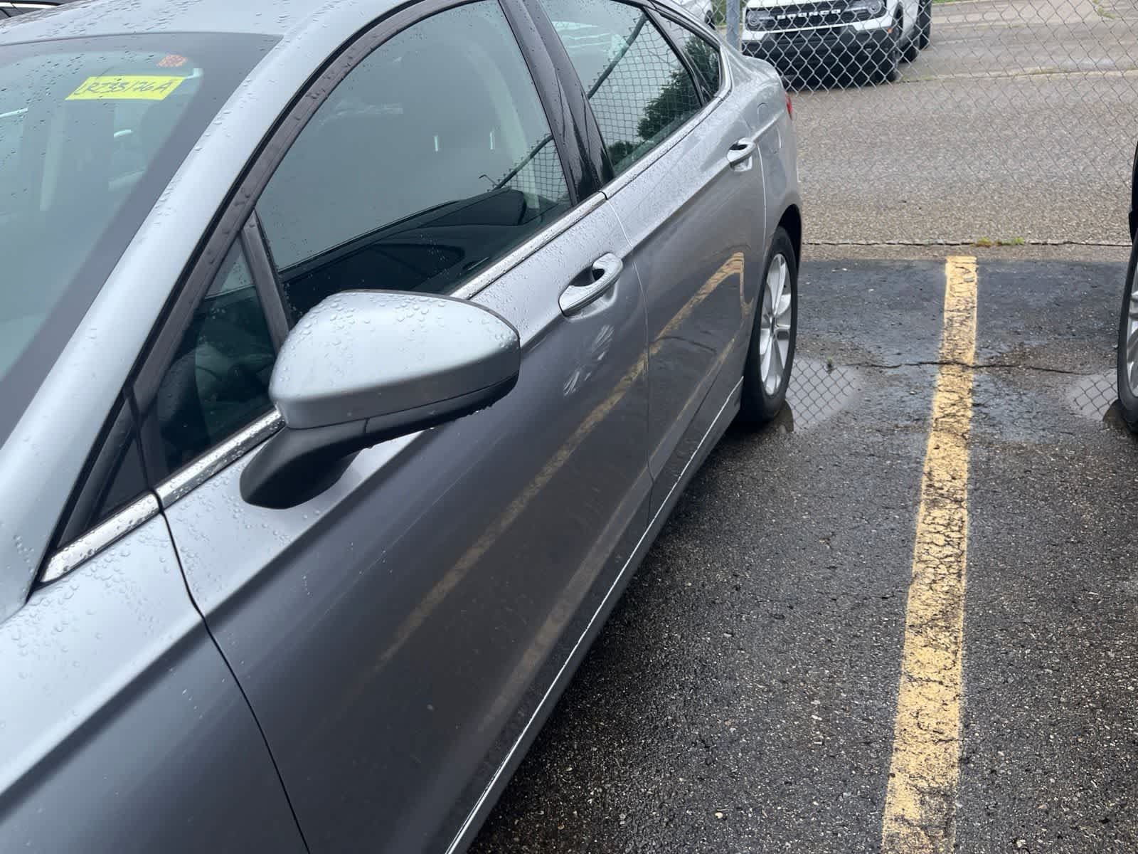 Used 2020 Ford Fusion SE FWD image 8