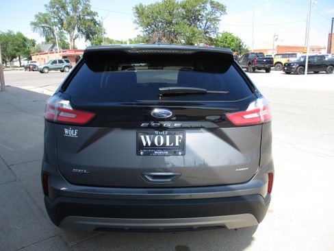 Used 2024 Ford Edge SEL image 6