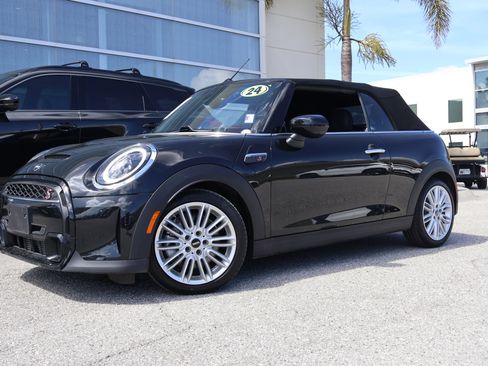 Used 2024 MINI Cooper S image 1