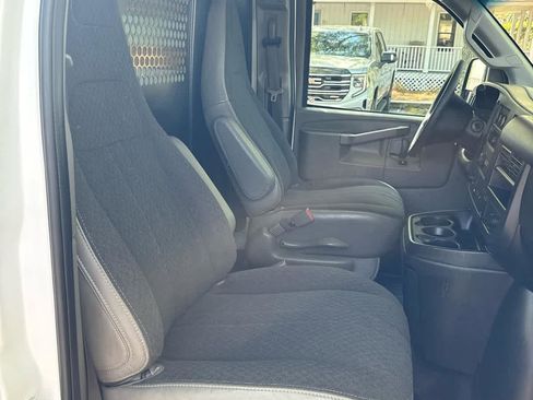 Used 2024 GMC Savana 2500 w/ Driver Convenience Package image 13
