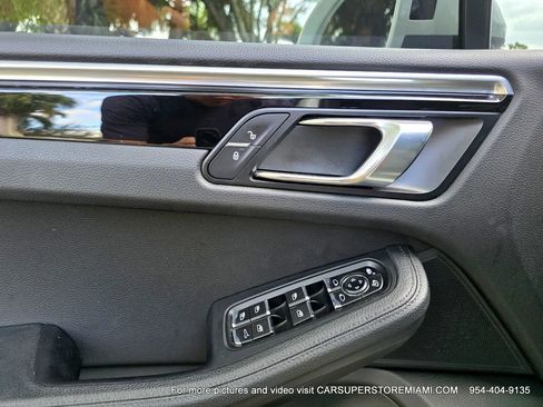 Used 2018 Porsche Macan Sport Edition image 28