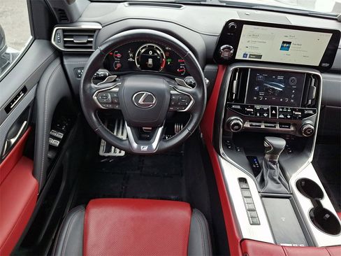 Used 2024 Lexus LX 600 F Sport image 12