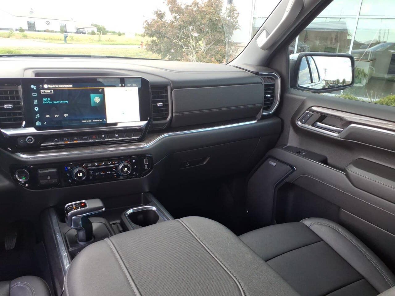 Used 2024 Chevrolet Silverado 1500 LTZ w/ LTZ Convenience Package II AWD/4WD image 11
