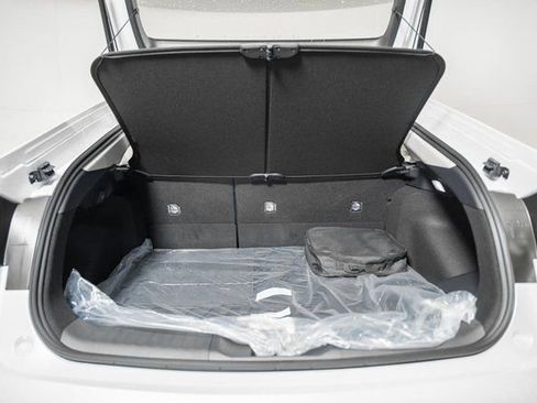 New 2026 Toyota Prius Plug-In Hybrid FWD image 10