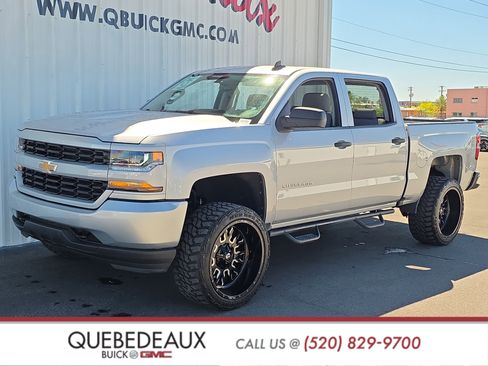 Used 2018 Chevrolet Silverado 1500 Custom w/ Custom Value Package image 3