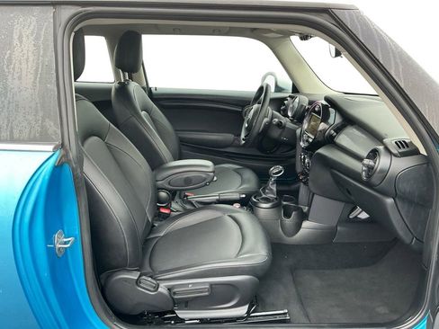 Used 2017 MINI Cooper 2-Door Hardtop image 22