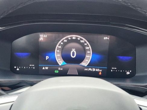 New 2024 Volkswagen Taos SE image 11