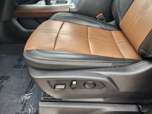Used 2024 Chevrolet Silverado 1500 High Country w/ High Country Premium Package AWD/4WD image 26