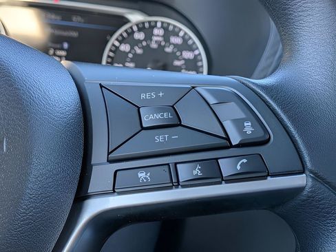 Certified 2025 Nissan Sentra SV FWD image 15