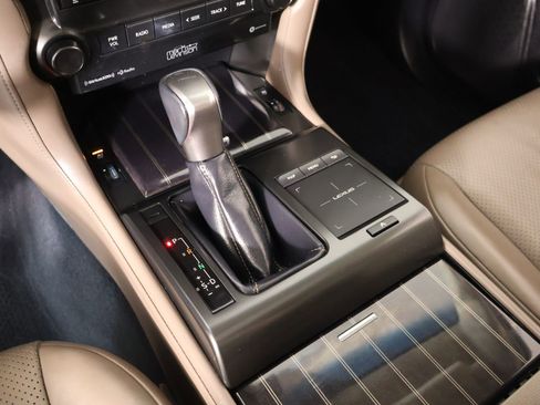 Used 2023 Lexus GX 460 Luxury w/ Accessory Package AWD/4WD image 9