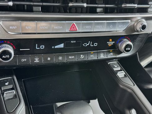 Used 2025 Kia Telluride S FWD image 24