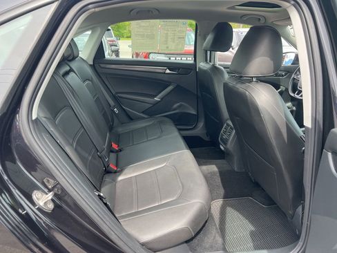 Used 2020 Volkswagen Passat 2.0T R-Line FWD image 25