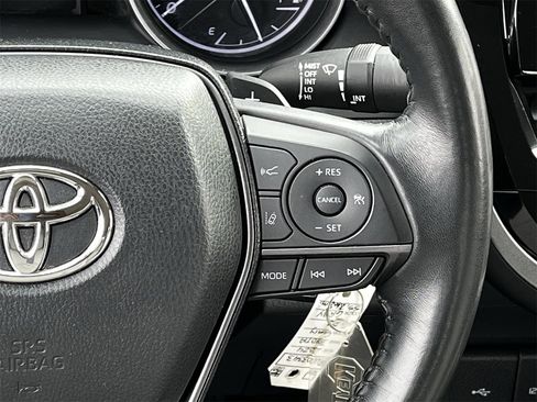 Used 2024 Toyota Camry SE image 14