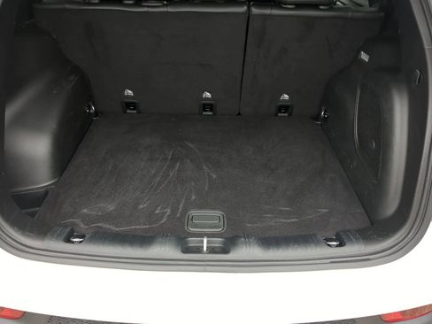 Used 2024 Jeep Compass Latitude w/ Sun and Sound Group AWD/4WD image 31