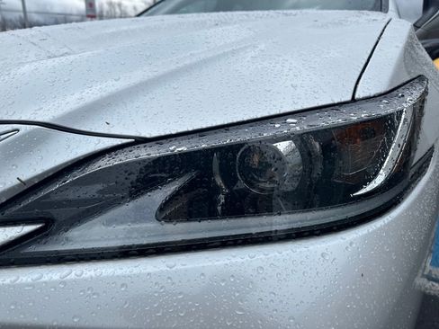 Used 2020 Lexus ES 350 w/ Premium Package image 9