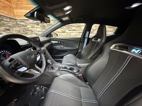 Used 2022 Hyundai Veloster N image 11