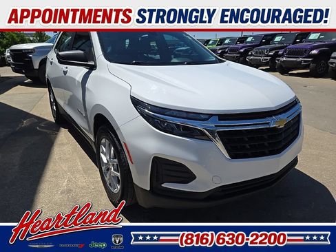 Used 2023 Chevrolet Equinox LS FWD image 15