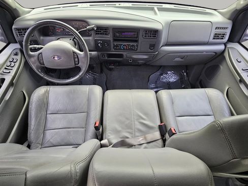 Used 2003 Ford F350 Lariat image 2