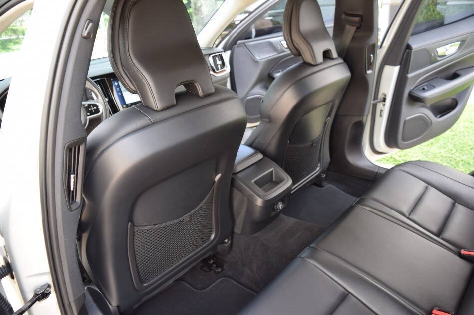 Used 2019 Volvo S60 T5 Momentum w/ Multimedia Package FWD image 48
