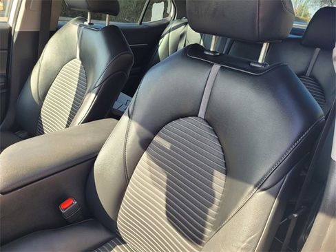 Used 2024 Toyota Camry SE image 11