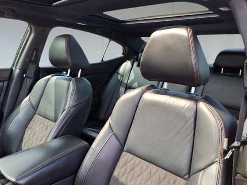 Used 2019 Nissan Maxima SR w/ Premium Package FWD image 16