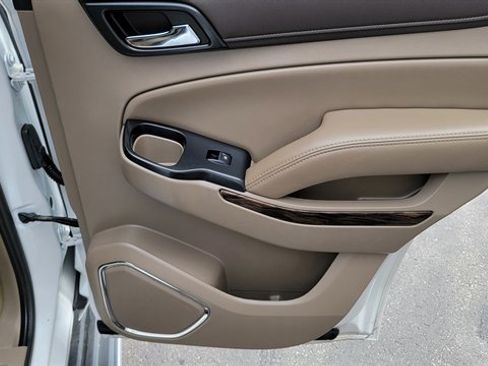 Used 2017 GMC Yukon SLT w/ Open Road Package image 54