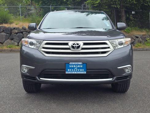 Used 2011 Toyota Highlander SE w/ Tow Pkg AWD/4WD image 5