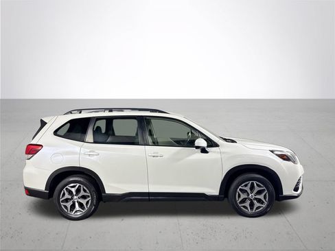 Used 2023 Subaru Forester Premium AWD/4WD image 5