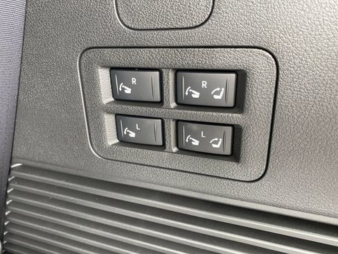 New 2025 Nissan Armada SL w/ Captain's Chari Seat Package image 17