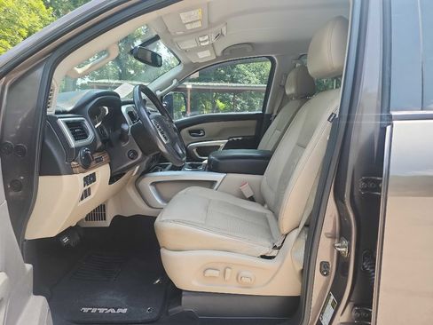 Used 2016 Nissan Titan SL RWD image 20