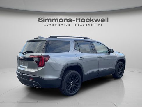 Used 2023 GMC Acadia SLE image 5
