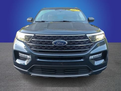 Used 2023 Ford Explorer XLT w/ Equipment Group 202A AWD/4WD image 2